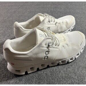 On Cloud 6 Women’s Size 10 Running Shoes White color with a hint of yellow
